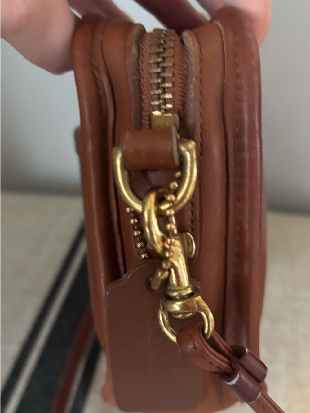 Authenticate vintage coach British tan Carnival #9925 - Picture 3 of 15